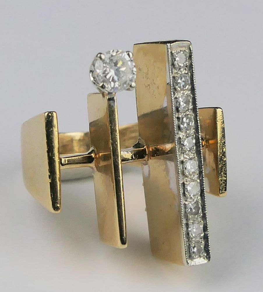 Appraisal: KT Y GOLD DIAMOND RETRO LADIES RING Size with about