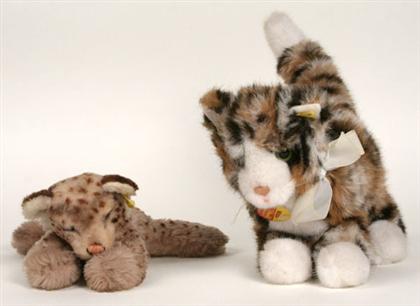 Appraisal: Two Steiff cats later th century One a plush calico