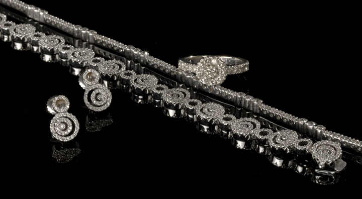 Appraisal: Fourteen-Karat White Gold and Diamond Straight Link Bracelet composed of