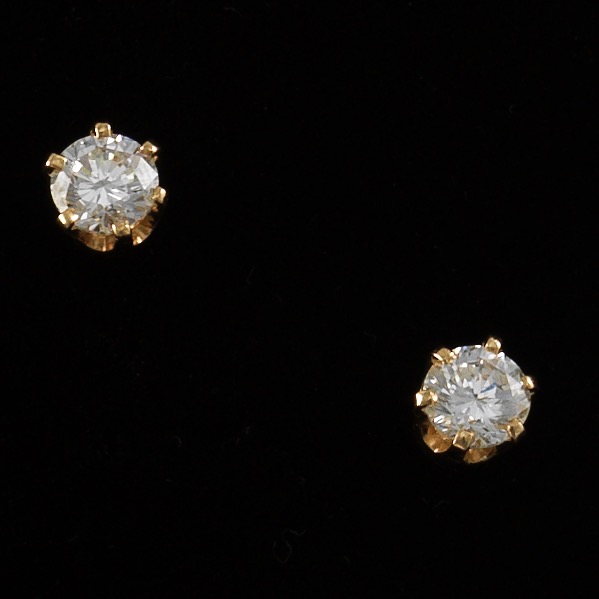 Appraisal: PAIR OF DIAMOND STUD EARRINGS EACH CT k yellow gold