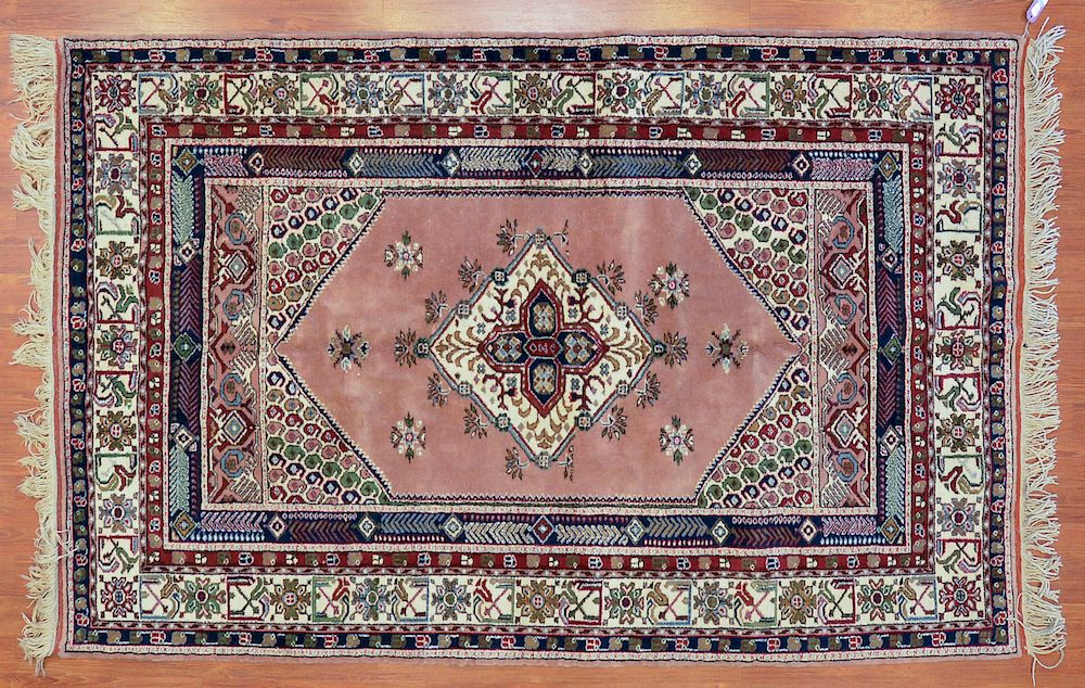 Appraisal: Turkish Milas Rug x hand knotted wool foundation Condition Appears