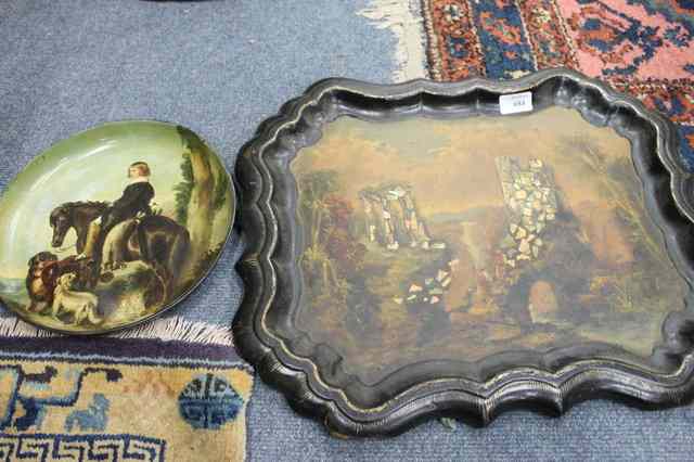 Appraisal: A VICTORIAN CIRCULAR PAPIER M CH SMALL TRAY painted with