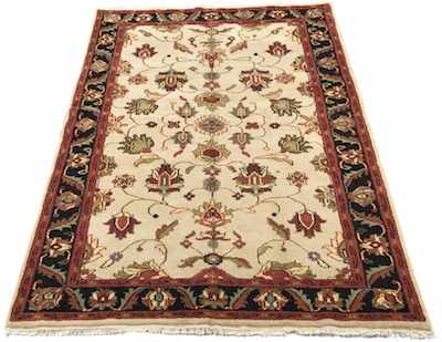 Appraisal: An Agra Carpet Apprx '- x '- Medium thick wool