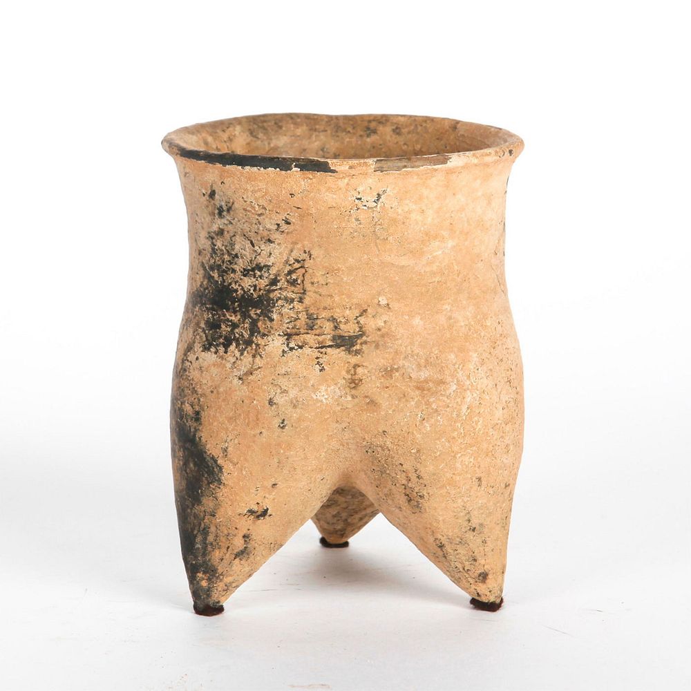 Appraisal: NEOLITHIC YANGSHAO CHINESE YELLOW RIVER VALLEY POTTERY Earthenware cup or