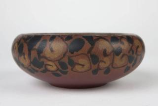 Appraisal: A Rookwood pottery bowl Cincinnati OH decorated by William Hentschel