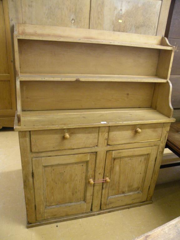 Appraisal: A pine dresser