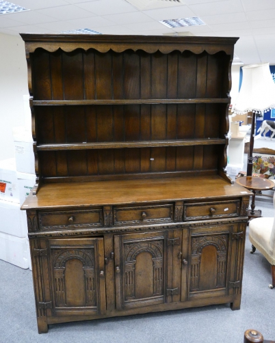 Appraisal: th Century Oak Dresser with shelf gallery