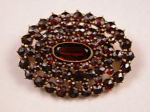 Appraisal: K Yellow Gold Garnet Brooch Tested K yellow gold multi-level