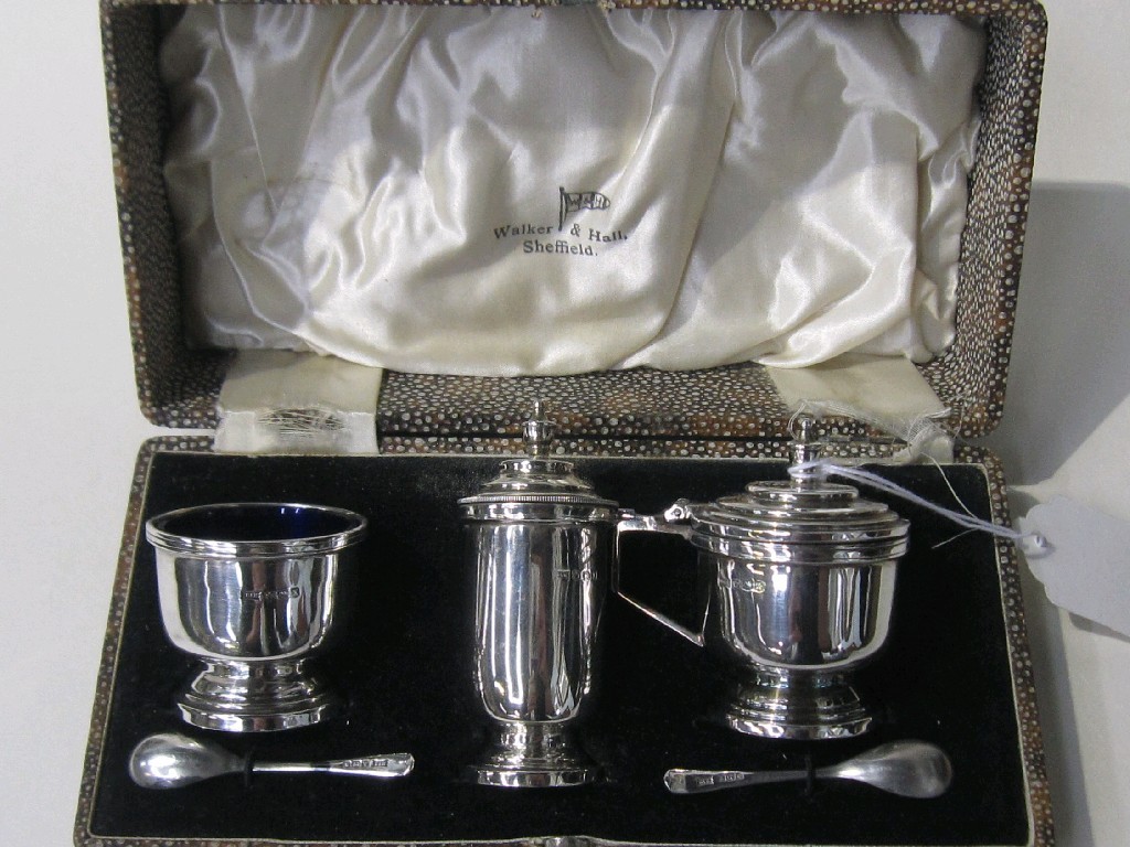 Appraisal: Cased three piece silver condiment set Sheffield