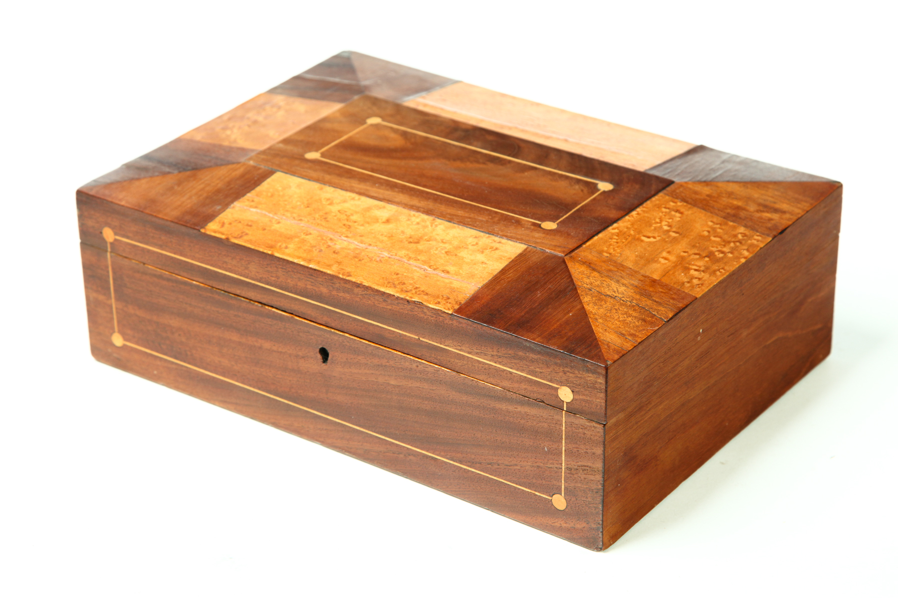 Appraisal: INLAID SEWING BOX Attributed to the Shakers th century bird's-eye