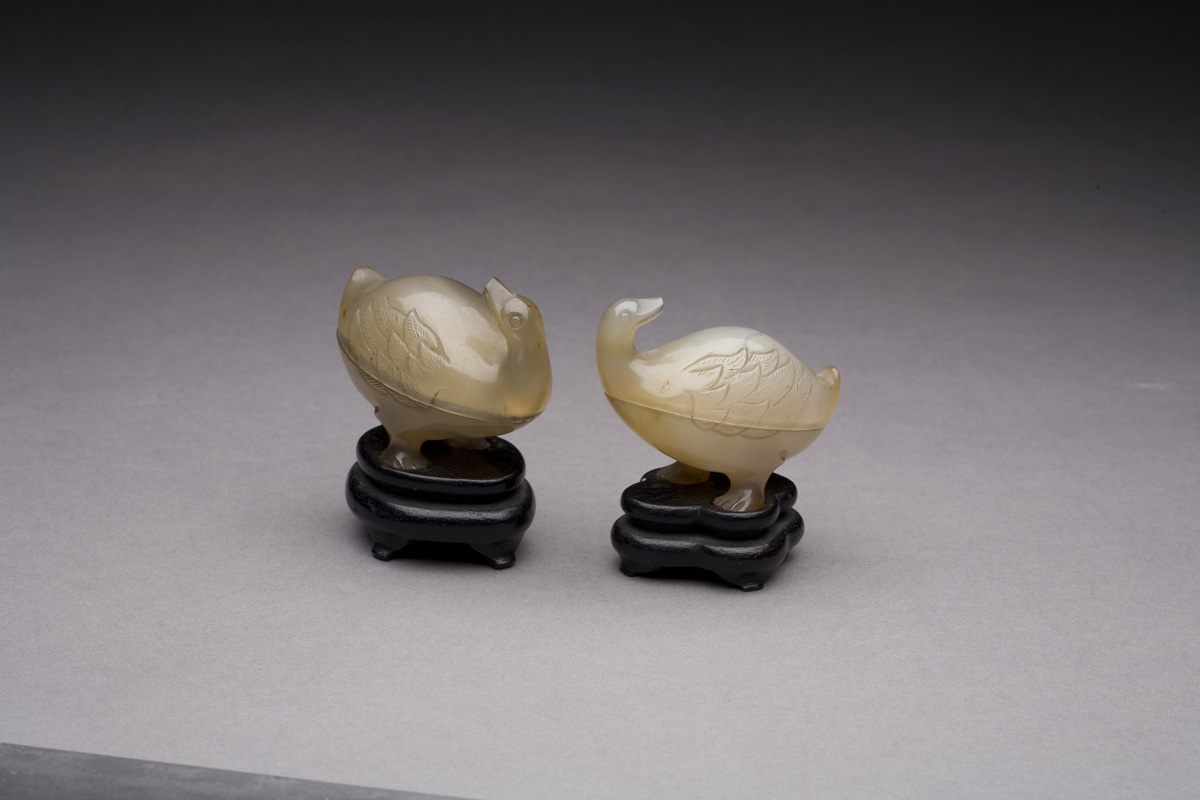 Appraisal: PAIR OF CHINESE CARVED HARDSTONE SMALL DUCK-FORM DISHES AND COVERS