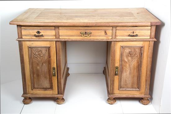 Appraisal: Sale Lot An American Carved Pine Kneehole Desk th century