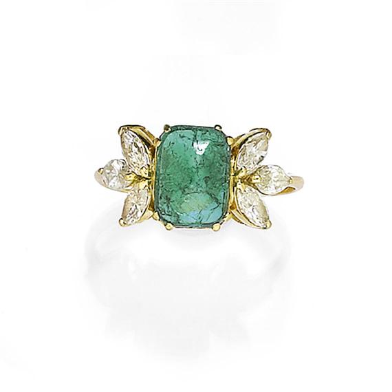 Appraisal: EMERALD AND DIAMOND RING Yellow gold Elegant ring set with