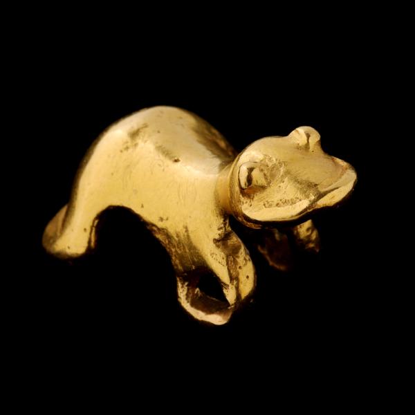 Appraisal: A PRE-COLUMBIAN STYLE K GOLD FROG PENDANTThe figure cast in