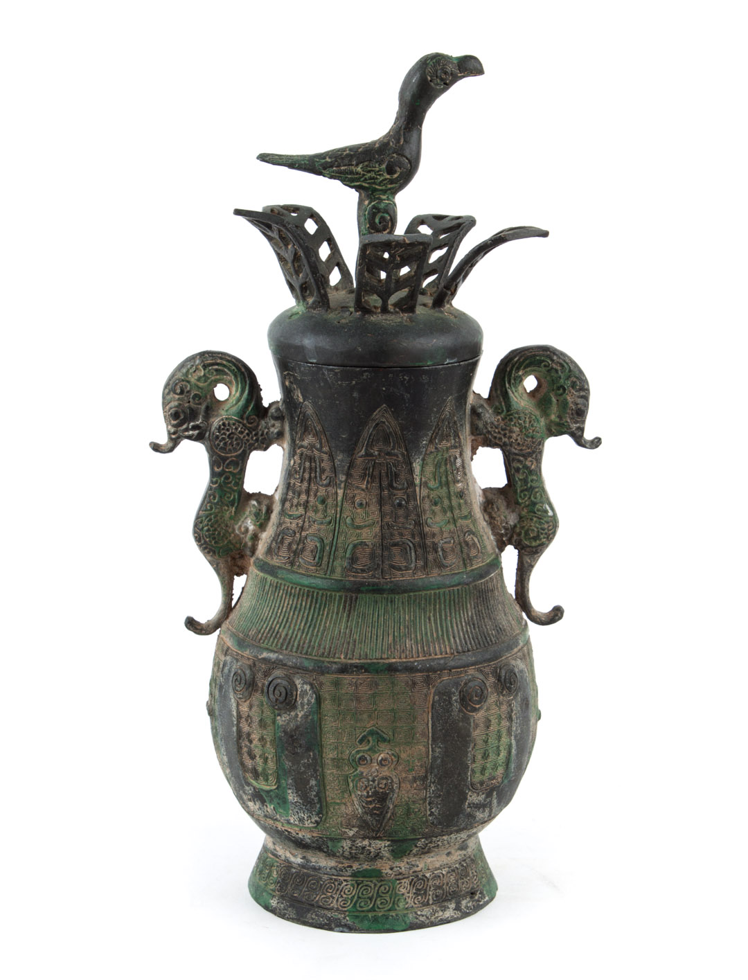 Appraisal: Chinese archaic style bronze vessel Sung manner with dragon side