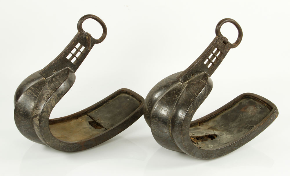 Appraisal: - Pr Japanese Stirrups Antique bronze stirrups Japan th- th