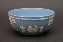 Appraisal: A Beautiful Wedgwood Bowl A beautiful Wedgwood bowl with leaf