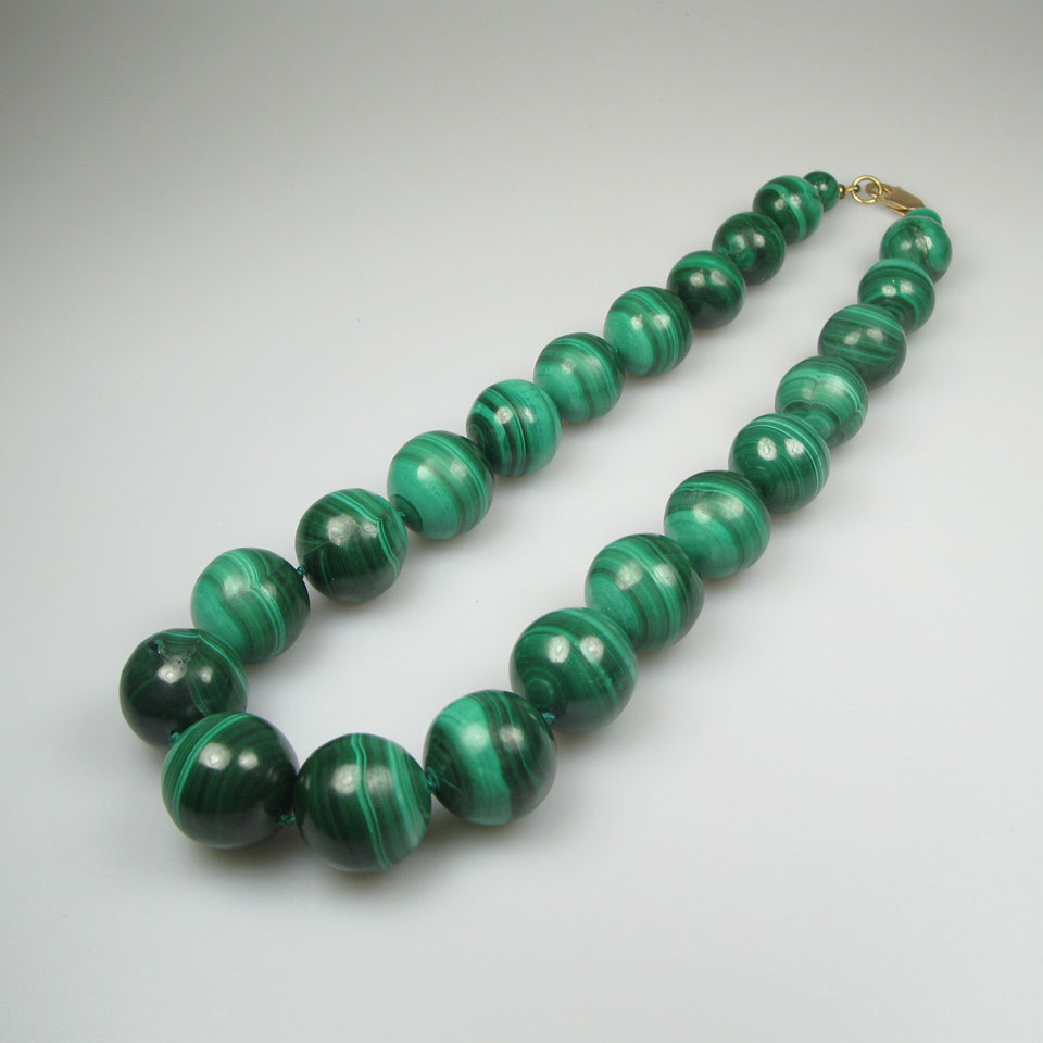 Appraisal: Single Graduated Strand Malachite Necklace composed of malachite beads mm