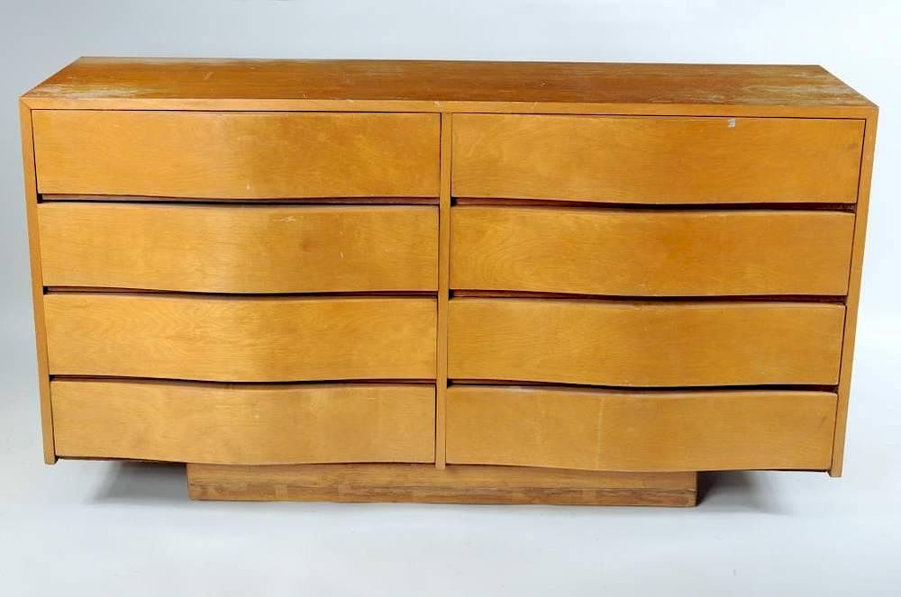 Appraisal: Mid-Century Eight Drawer Serpentine Chest Mid-century eight drawer serpentine chest