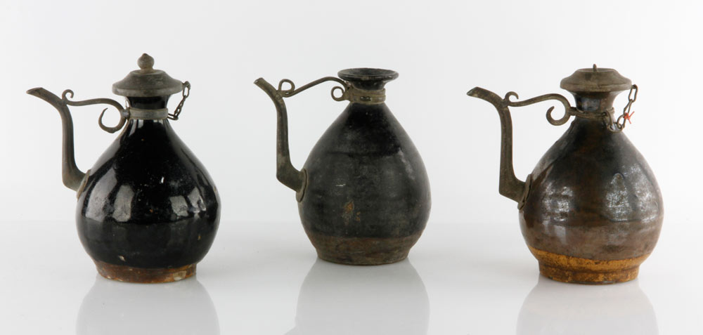 Appraisal: - th C Style Chinese Tea Pots th century style