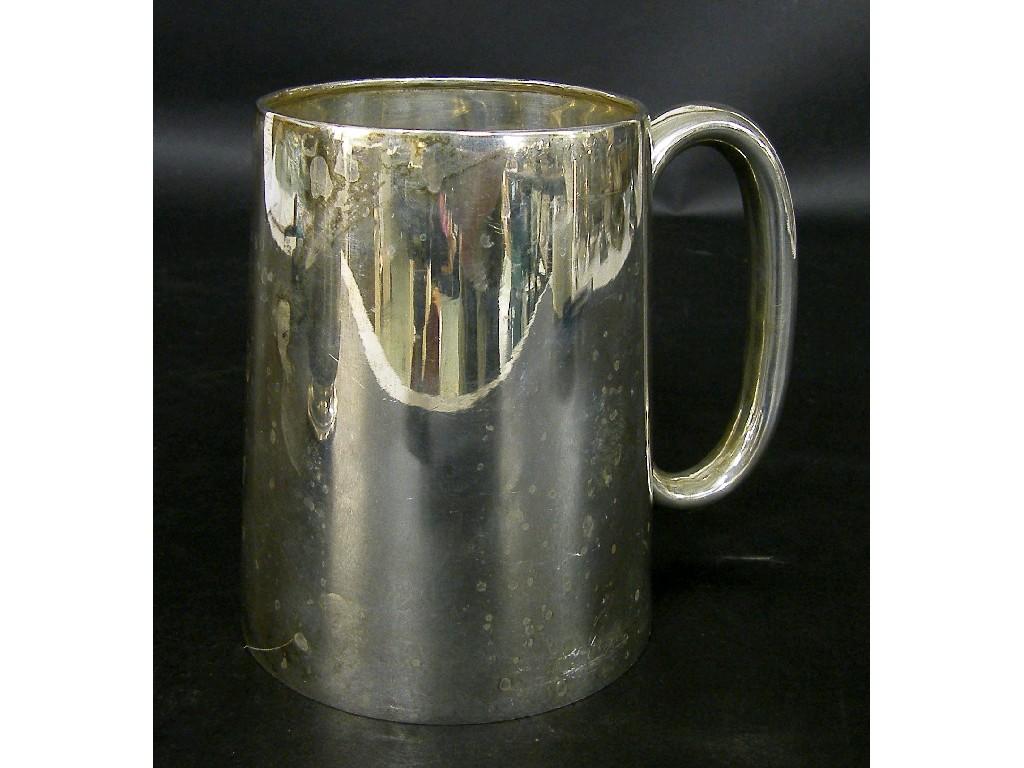 Appraisal: s silver tapered cylindrical tankard with clear glass base maker