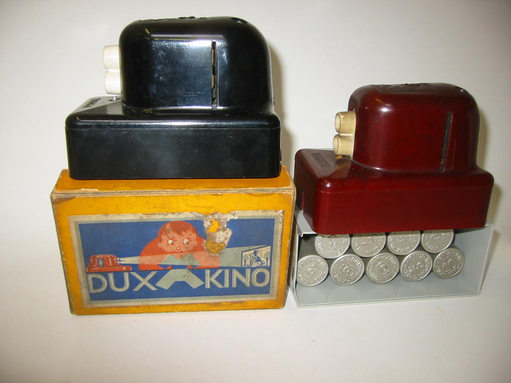 Appraisal: A Dux Kino toy projector with bakelite case powered alternately