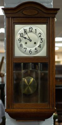 Appraisal: An Edwardian wall clock with silvered dial cm high