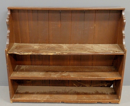 Appraisal: - Primitive pine bucket bench with scalloped ends h x