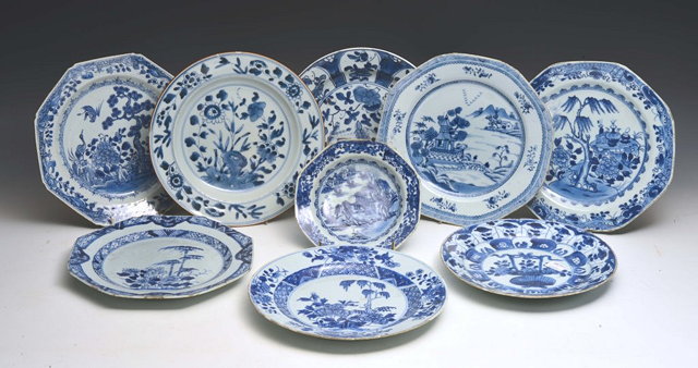 Appraisal: A COLLECTION OF CHINESE BLUE AND WHITE PORCELAIN PLATES th