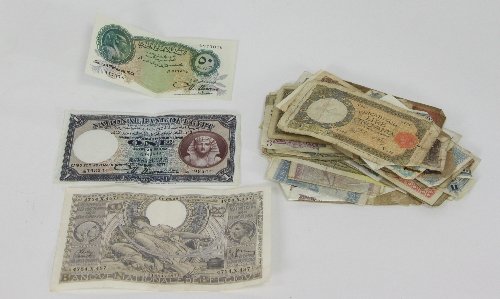 Appraisal: A quantity of foreign bank notes