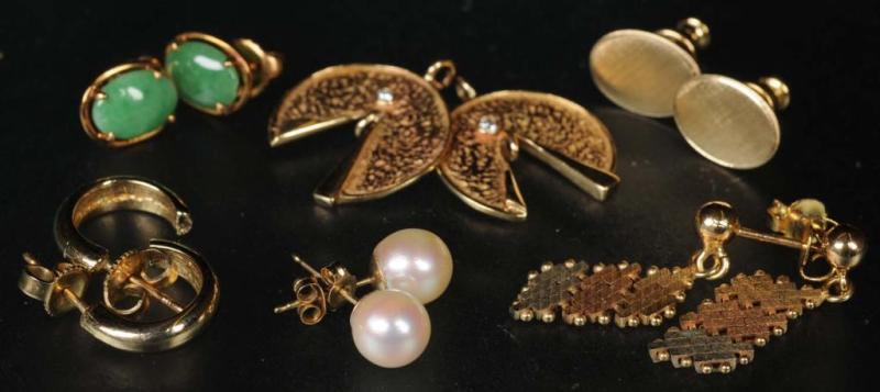 Appraisal: Lot of Antique Jewelry Gold Earring Pairs Description Includes one