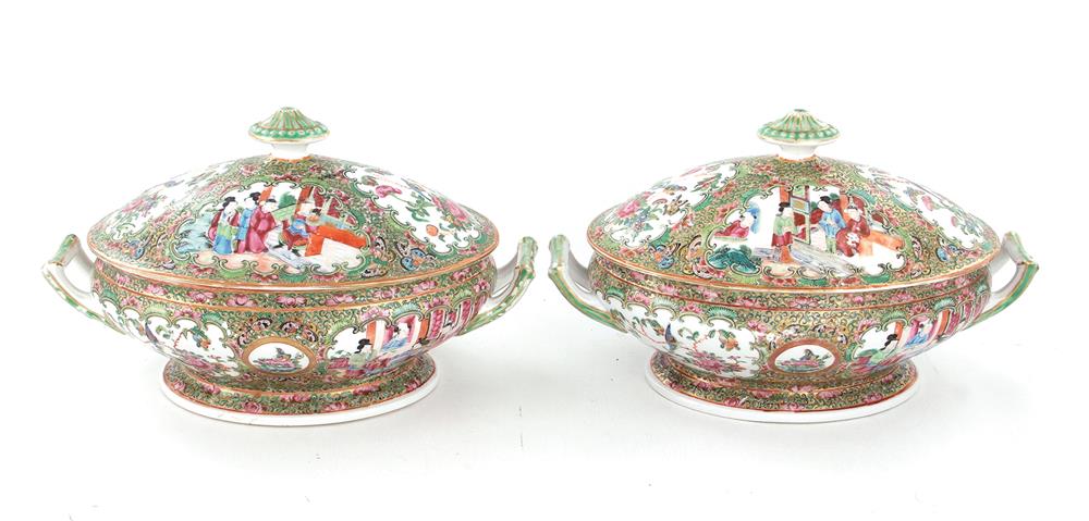 Appraisal: Pair Chinese rose medallion porcelain tureens Qing dynasty oval forms