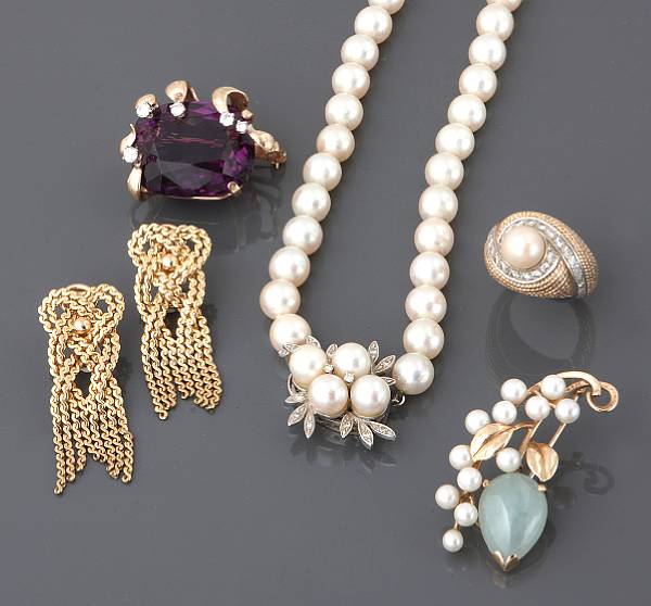 Appraisal: A collection of cultured pearls jade amethyst diamond k and