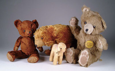 Appraisal: LOT OF TEDDY BEARS Includes s Ideal Original Teddy Red