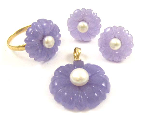 Appraisal: COLLECTION OF LAVENDER JADE AND PEARL JEWELRY including a matching