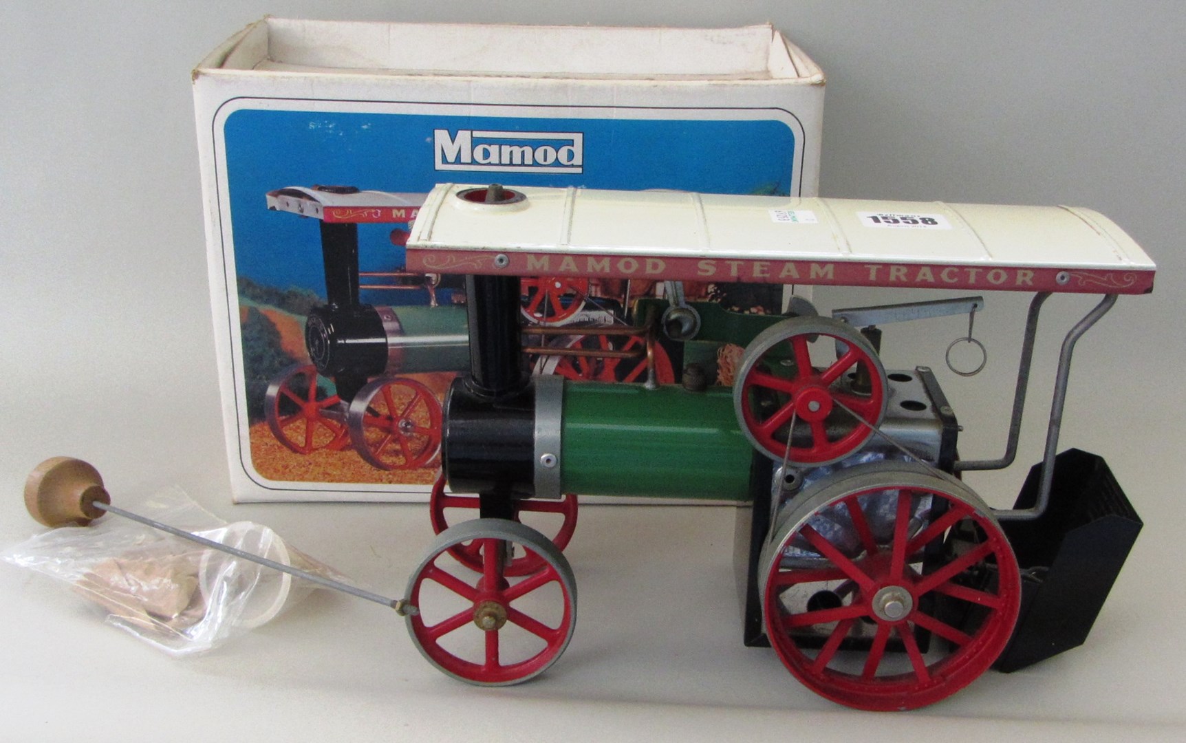 Appraisal: A Mamod T E I tinplate model traction engine boxed