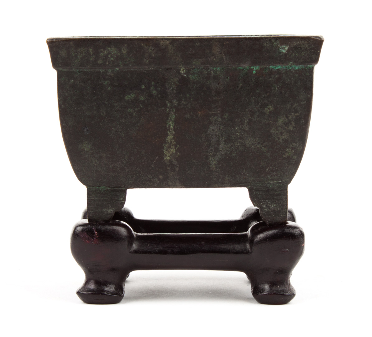 Appraisal: Chinese bronze footed ritual vessel th century or earlier trough