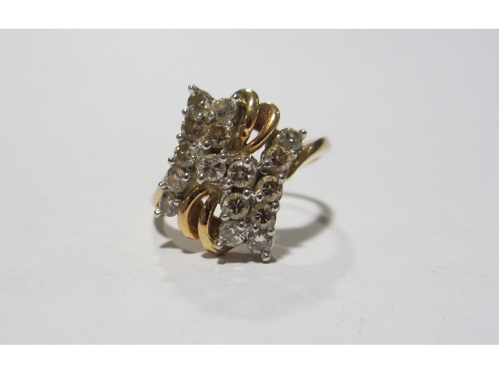 Appraisal: Fourteen carat gold diamond cluster ring with sixteen brilliant cut