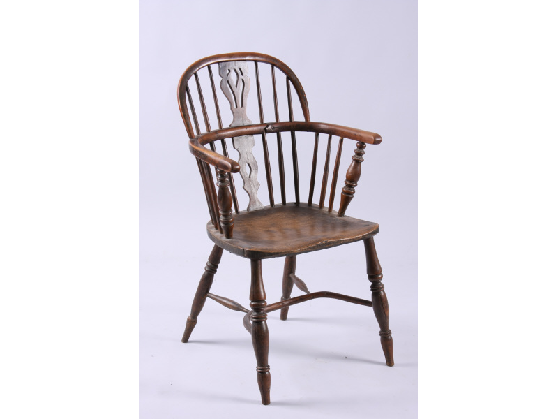 Appraisal: English Windsor Armchair early th c elm and mixed hardwoods