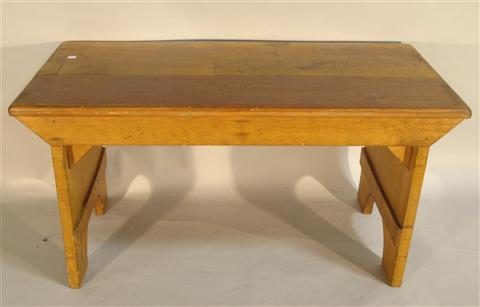 Appraisal: AMERICAN PINE BENCH The rectangular plank seat over plain frieze