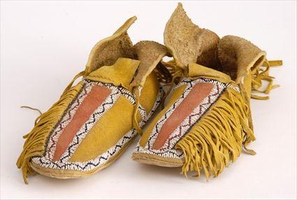 Appraisal: PAIR OF SOUTHERN PLAINS KIOWA MOCCASINS in See Pleasing The