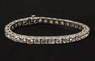 Appraisal: DIAMOND BRACELET DIAMOND BRACELET