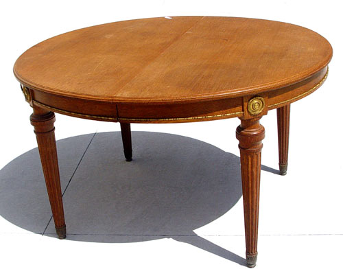 Appraisal: LOUIS XVI FRENCH BANQUET TABLE WITH LEAVES Oval top table