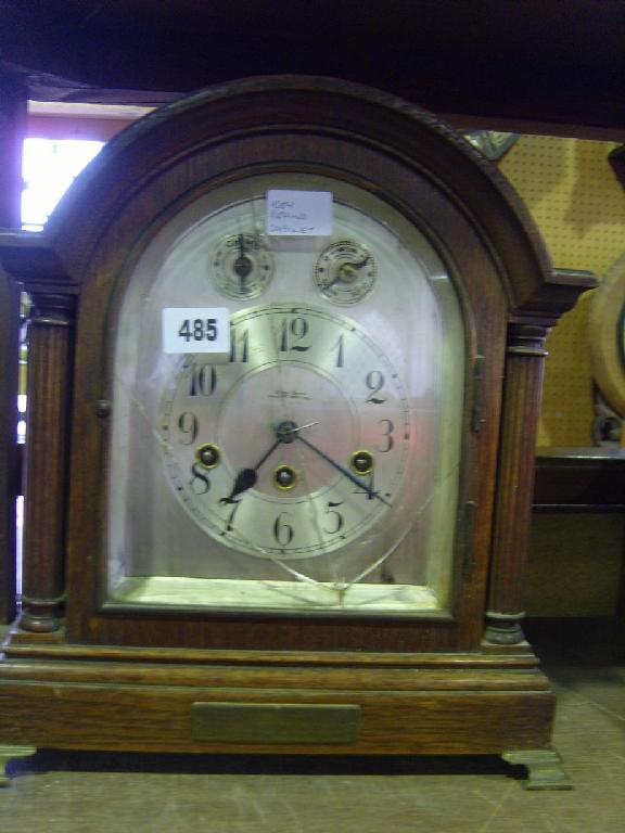 Appraisal: An Edwardian oak bracket clock in a Georgian style with