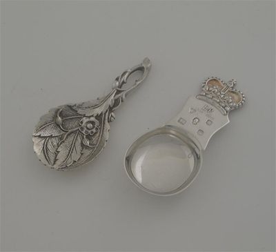 Appraisal: A commemorative silver jubilee caddy spoon London and a modern