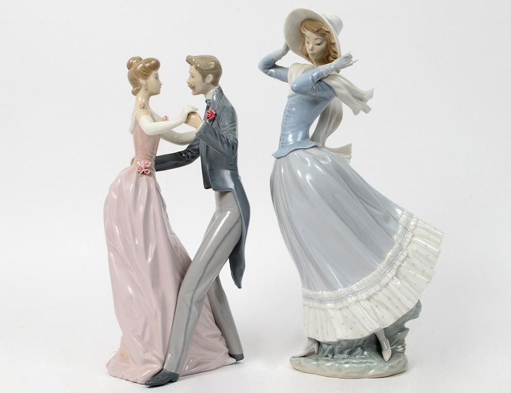 Appraisal: LLADRO ANNIVERSARY WALTZ AND A DANCING COUPLE Each with markings