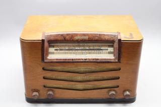 Appraisal: Vintage Philco Radio Vintage Philco Radio All Radios are sold