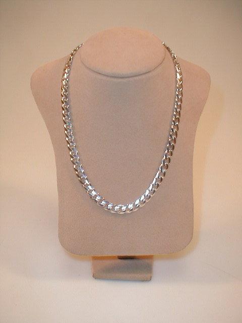 Appraisal: A flat curb link neck chain stamped g