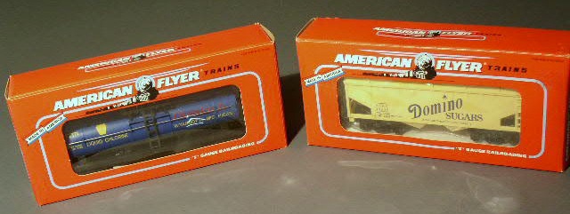 Appraisal: Two American Flyer mint railroad cars- Penn Salt single dome