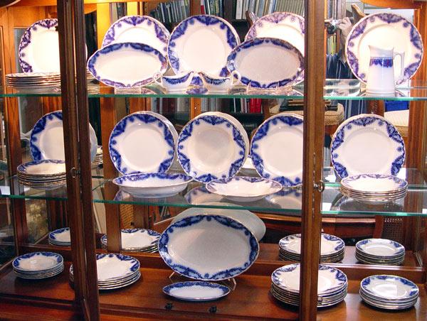 Appraisal: LARGE GOTEBORG SWEDISH FLOW BLUE CHINA SERVICE Approx pieces to